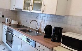 Monteur-, Ferienwohnung mit Balkon in Hanau bei Frankfurt und Aschaffenburg